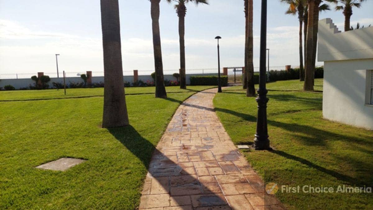 Apartamento de 2 habitaciones en Vera en venta con piscina garaje - 285.000 € (Ref: 6066205)