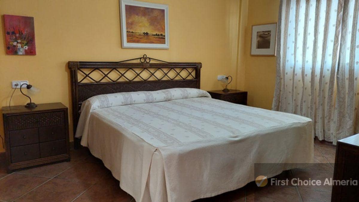 Apartamento de 2 habitaciones en Vera en venta con piscina garaje - 285.000 € (Ref: 6066205)