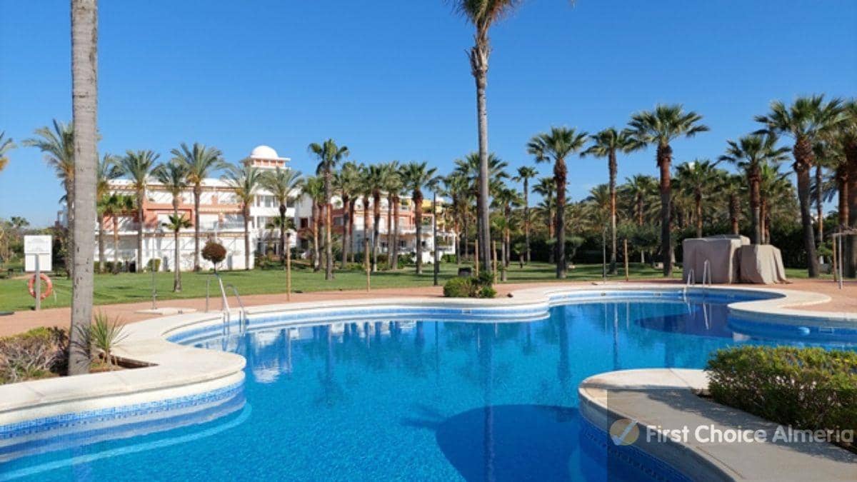 Apartamento de 2 habitaciones en Vera en venta con piscina garaje - 285.000 € (Ref: 6066205)