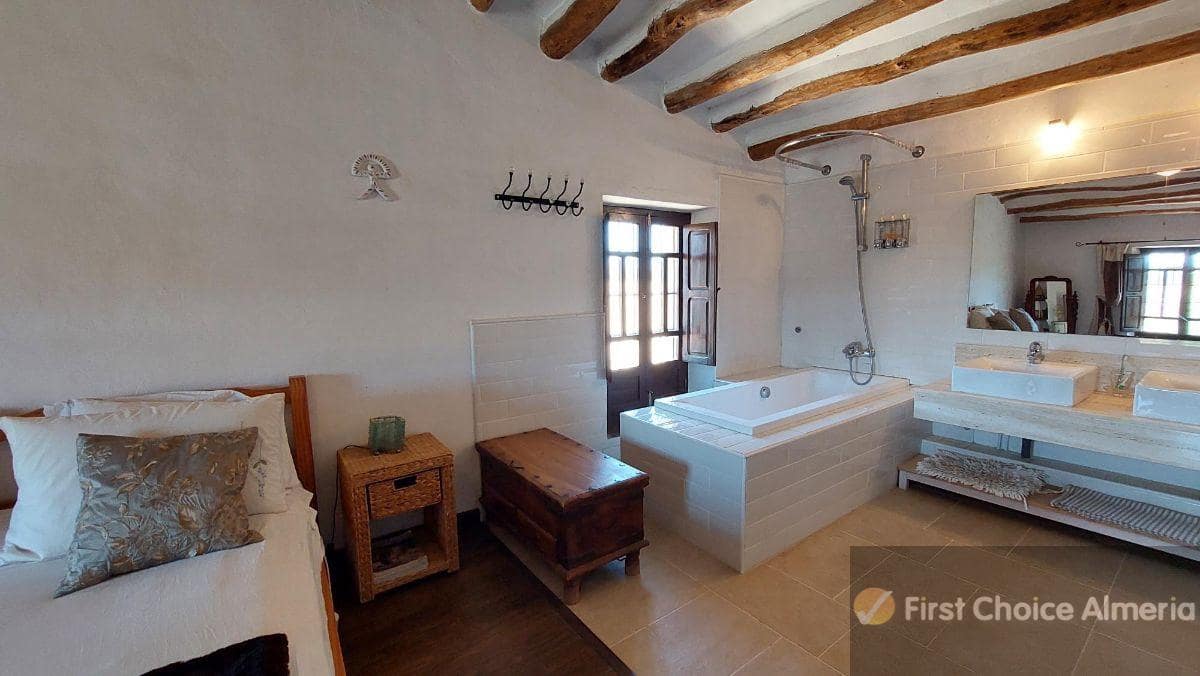 6 sypialnia Willa na sprzedaż w Cuevas del Almanzora z basenem - 350 000 € (Ref: 6974041)