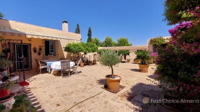 6 Zimmer Villa zu verkaufen in Cuevas del Almanzora mit Pool - 350.000 € (Ref: 6974041)