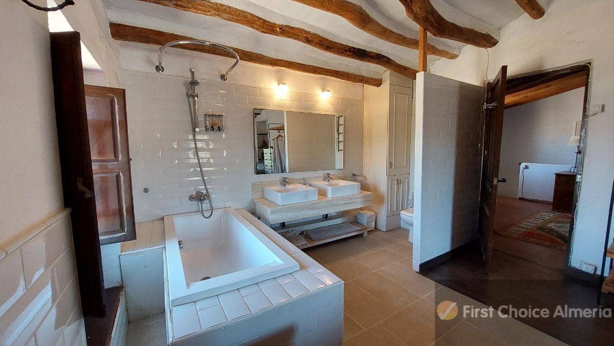 6 sypialnia Willa na sprzedaż w Cuevas del Almanzora z basenem - 350 000 € (Ref: 6974041)