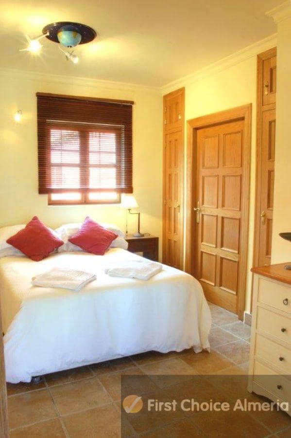 5 Zimmer Villa zu verkaufen in Cuevas del Almanzora mit Pool - 1.000.000 € (Ref: 7945020)