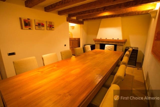 Chalet de 5 habitaciones en Cuevas del Almanzora en venta con piscina - 1.000.000 € (Ref: 7945020)