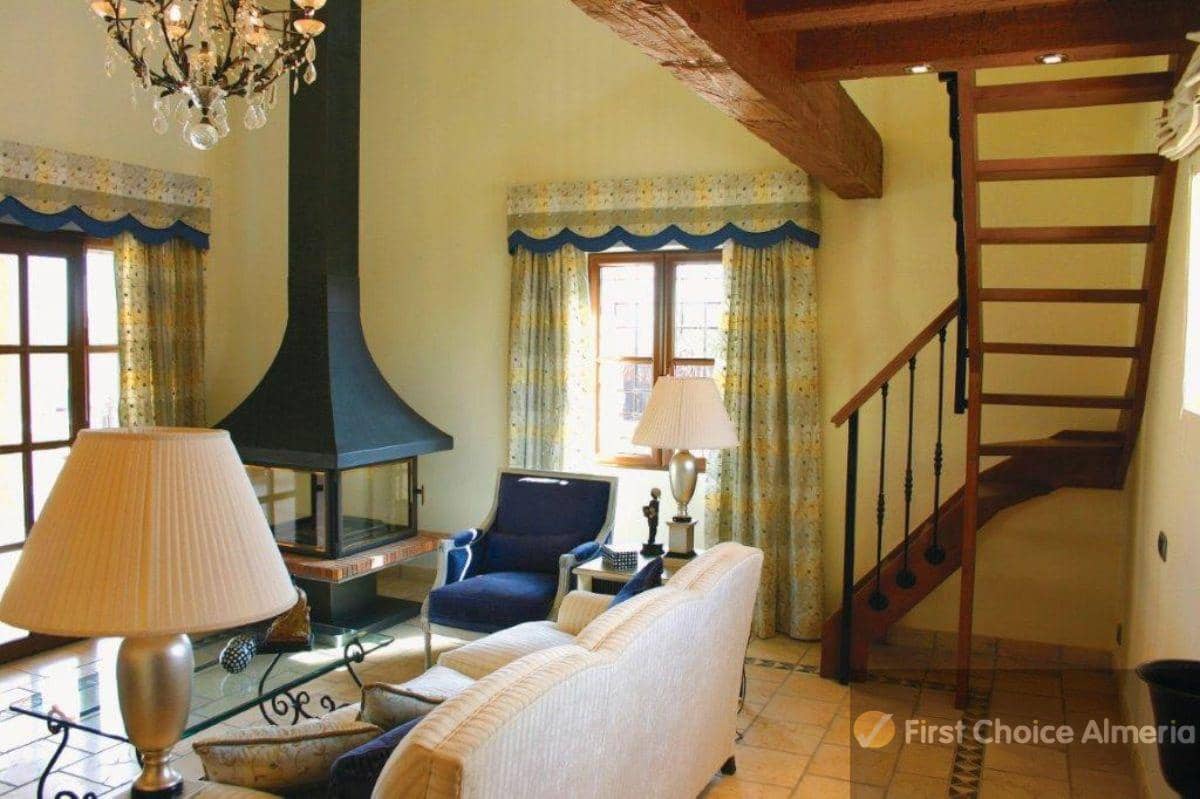 5 Zimmer Villa zu verkaufen in Cuevas del Almanzora mit Pool - 1.000.000 € (Ref: 7945020)