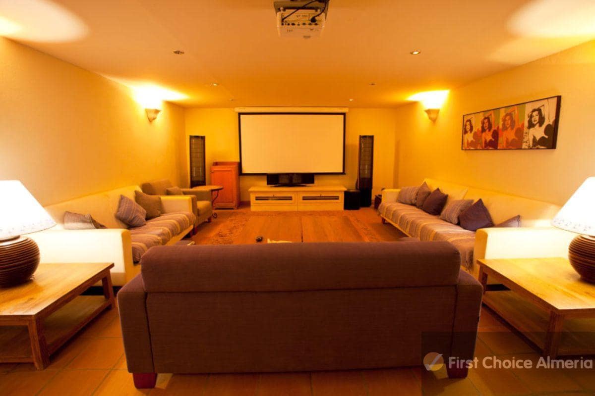 5 soveværelse Villa til salg i Cuevas del Almanzora med swimmingpool - € 1.000.000 (Ref: 7945021)