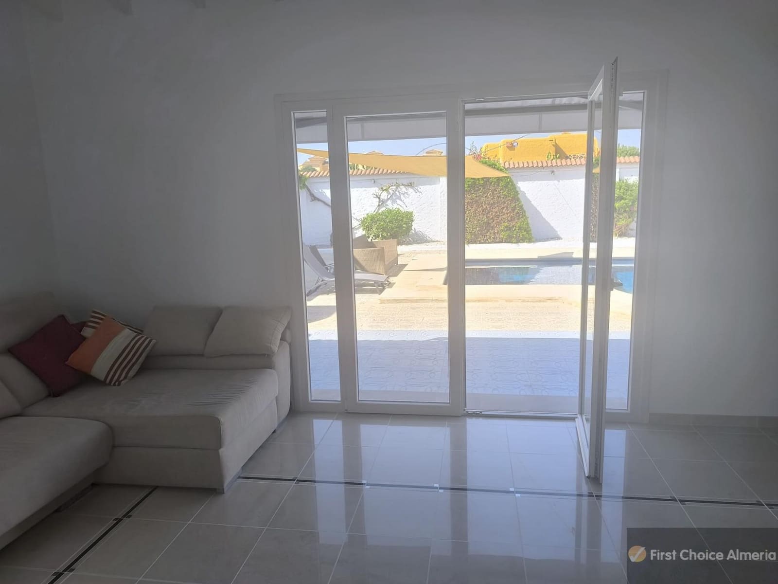 3 soverom Villa til salgs i Cuevas del Almanzora med svømmebasseng garasje - € 495 000 (Ref: 9165653)