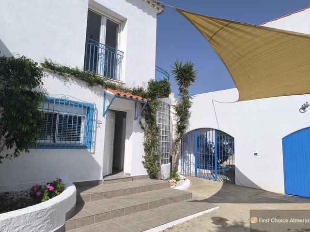 3 bedroom Villa for sale in Cuevas del Almanzora with pool garage - € 495,000 (Ref: 9165653)