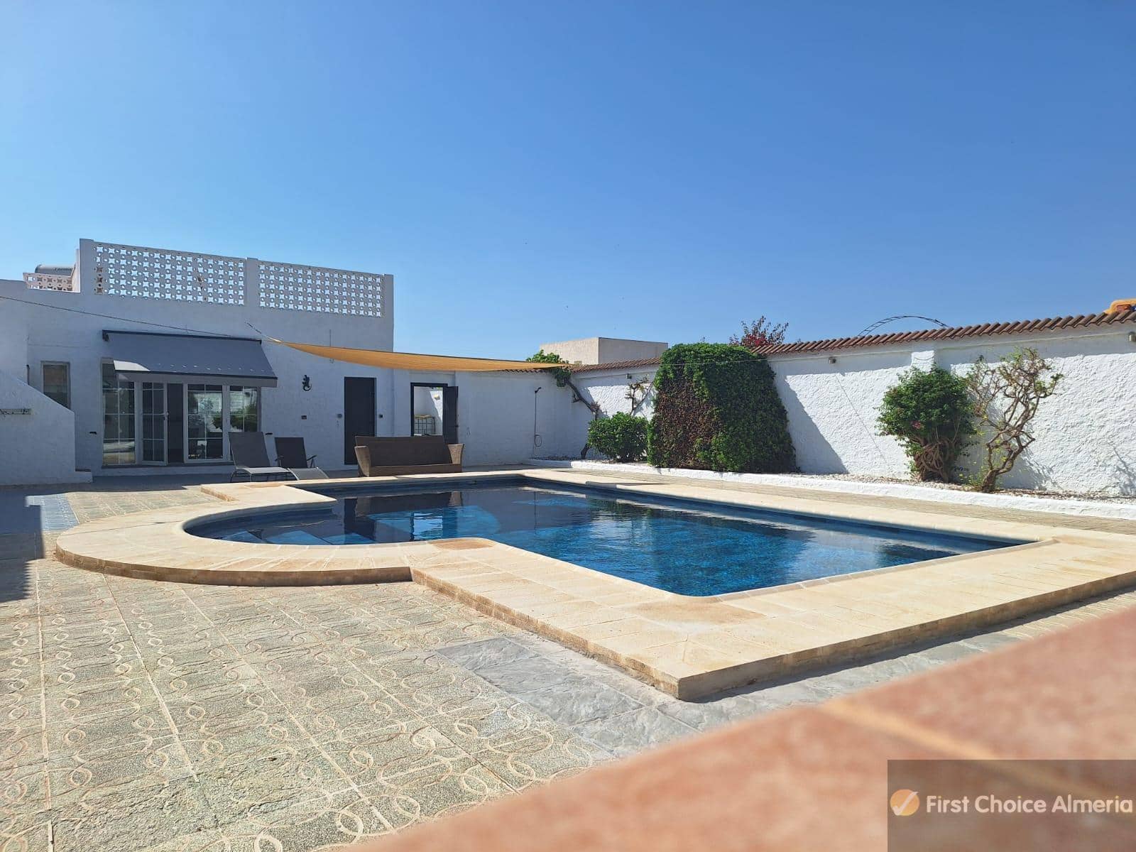 3 soverom Villa til salgs i Cuevas del Almanzora med svømmebasseng garasje - € 495 000 (Ref: 9165653)