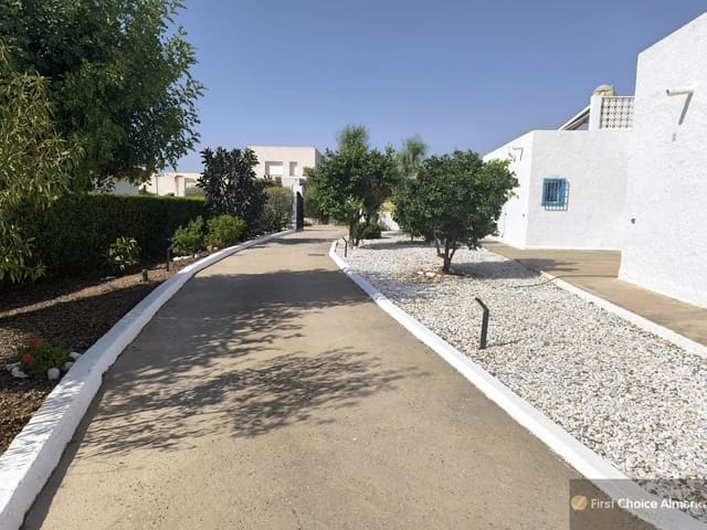 3 bedroom Villa for sale in Cuevas del Almanzora with pool garage - € 495,000 (Ref: 9165653)
