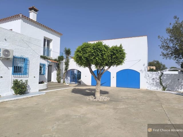 3 bedroom Villa for sale in Cuevas del Almanzora with pool garage - € 495,000 (Ref: 9165653)