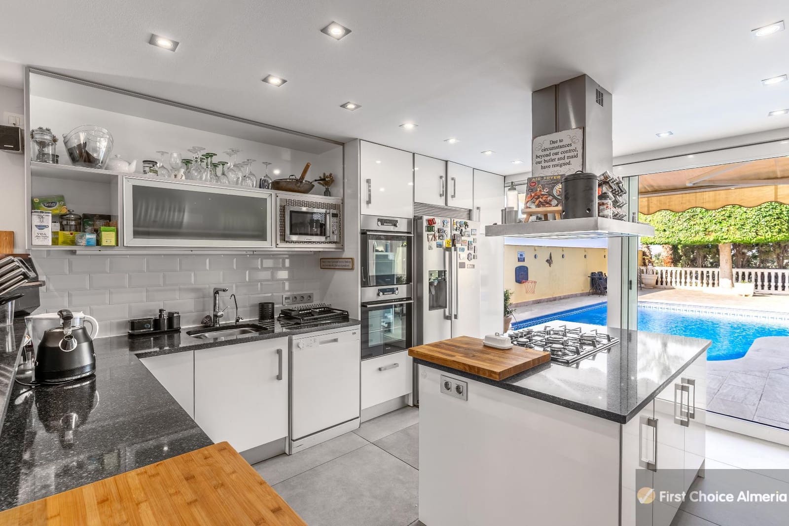 5 sypialnia Willa na sprzedaż w Garrucha z garażem - 1 150 000 € (Ref: 9337770)