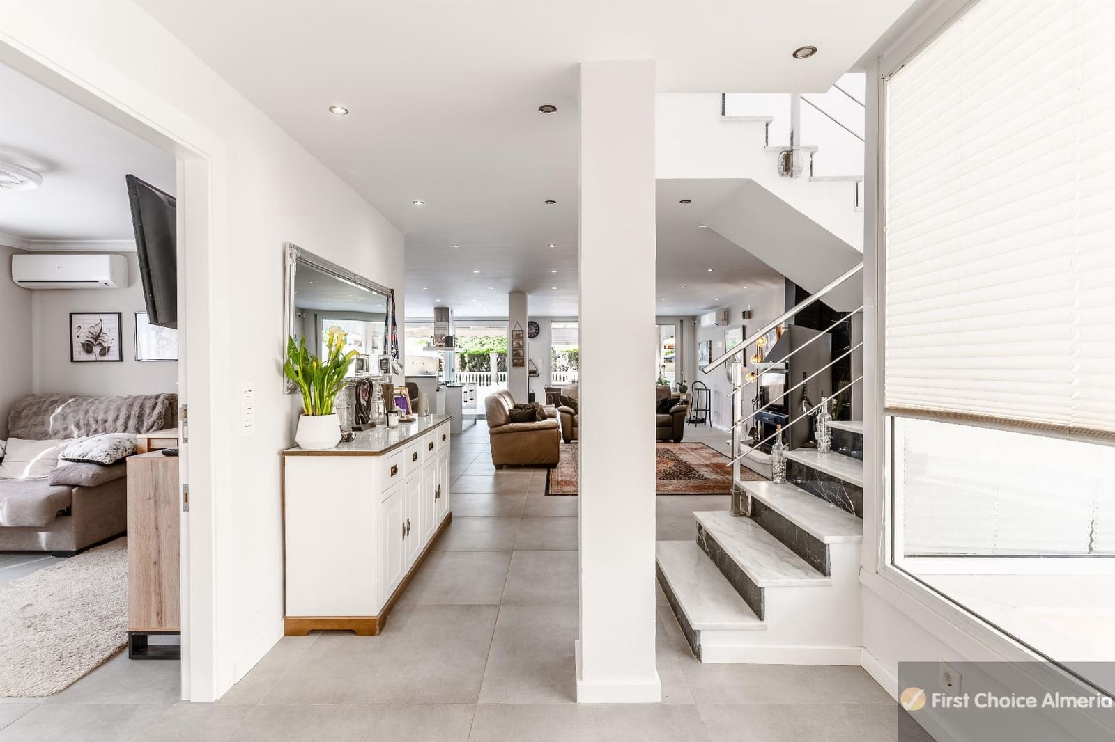 5 sypialnia Willa na sprzedaż w Garrucha z garażem - 1 150 000 € (Ref: 9337770)