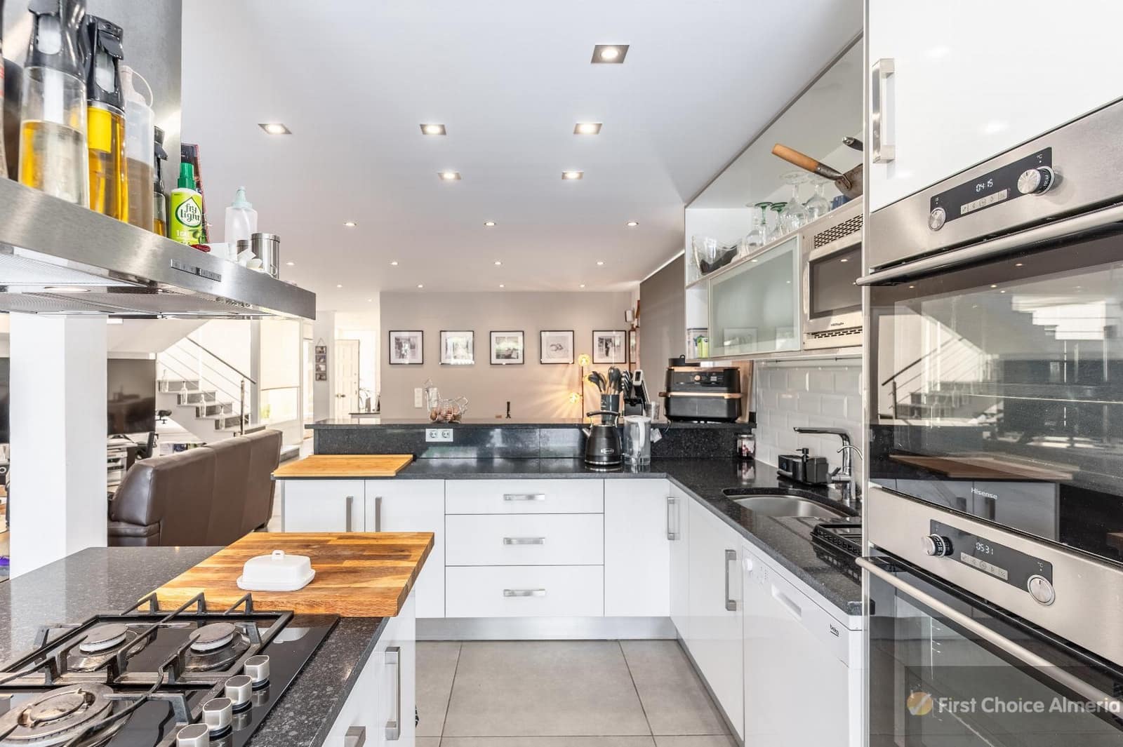 5 sypialnia Willa na sprzedaż w Garrucha z garażem - 1 150 000 € (Ref: 9337770)