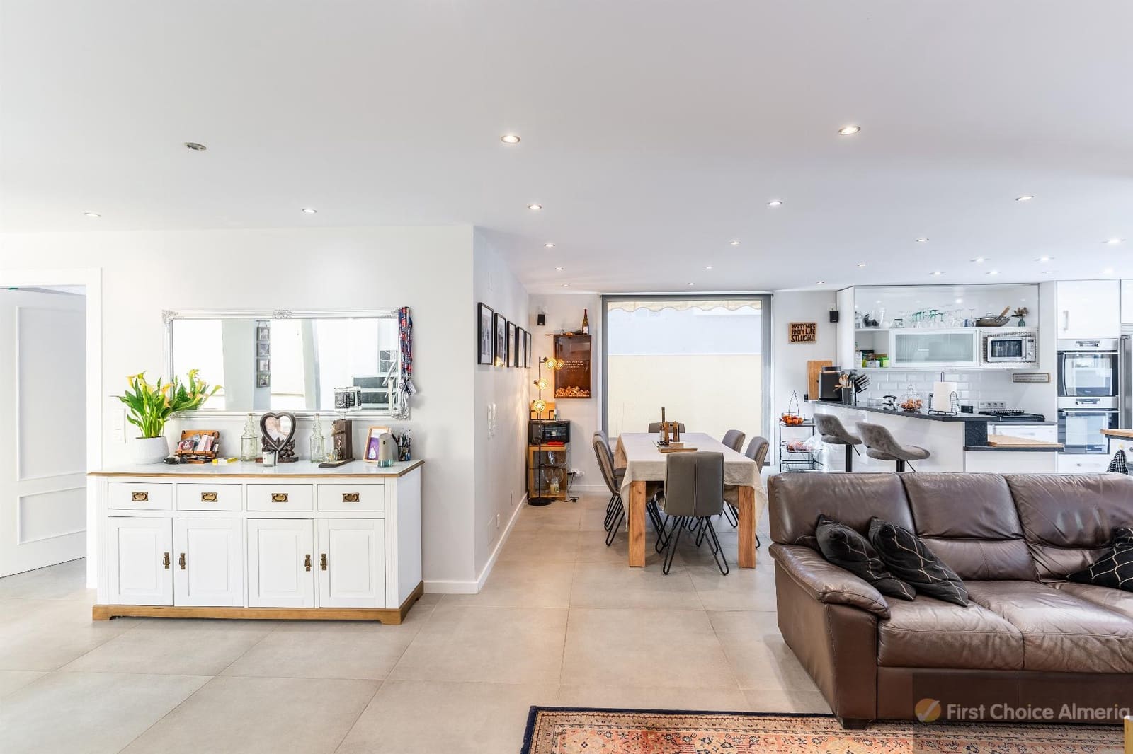 5 sypialnia Willa na sprzedaż w Garrucha z garażem - 1 150 000 € (Ref: 9337770)