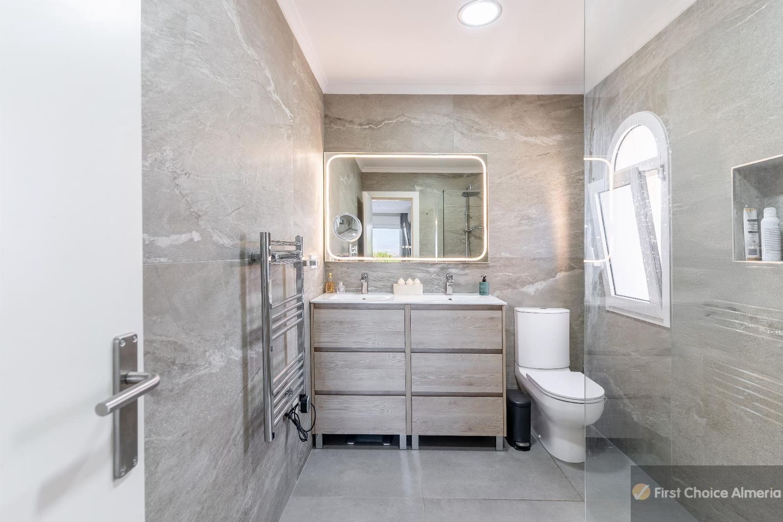 5 sypialnia Willa na sprzedaż w Garrucha z garażem - 1 150 000 € (Ref: 9337770)