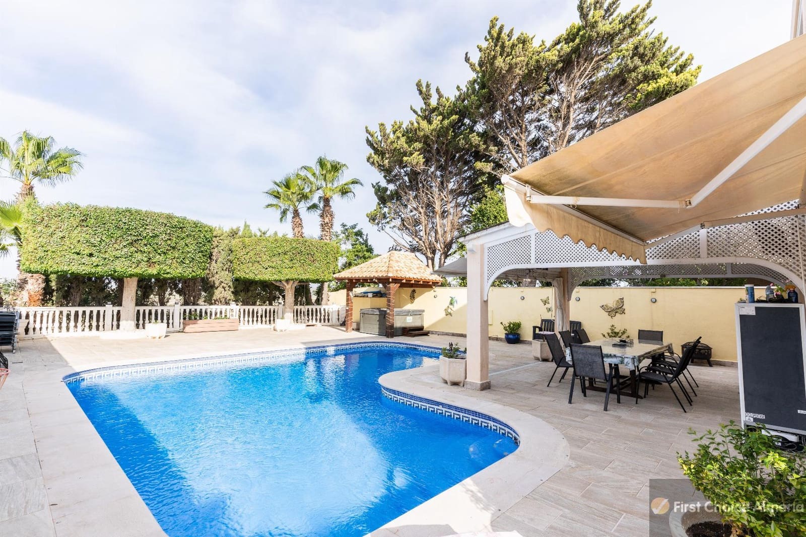 5 sypialnia Willa na sprzedaż w Garrucha z garażem - 1 150 000 € (Ref: 9337770)