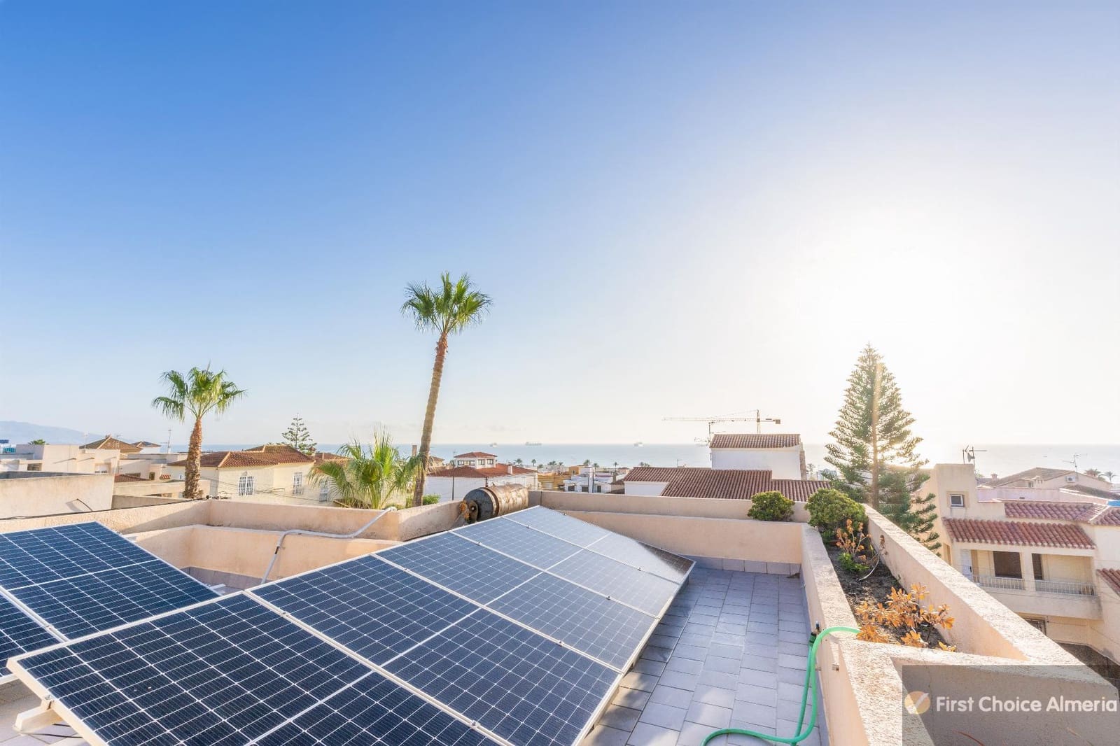 5 sypialnia Willa na sprzedaż w Garrucha z garażem - 1 150 000 € (Ref: 9337770)