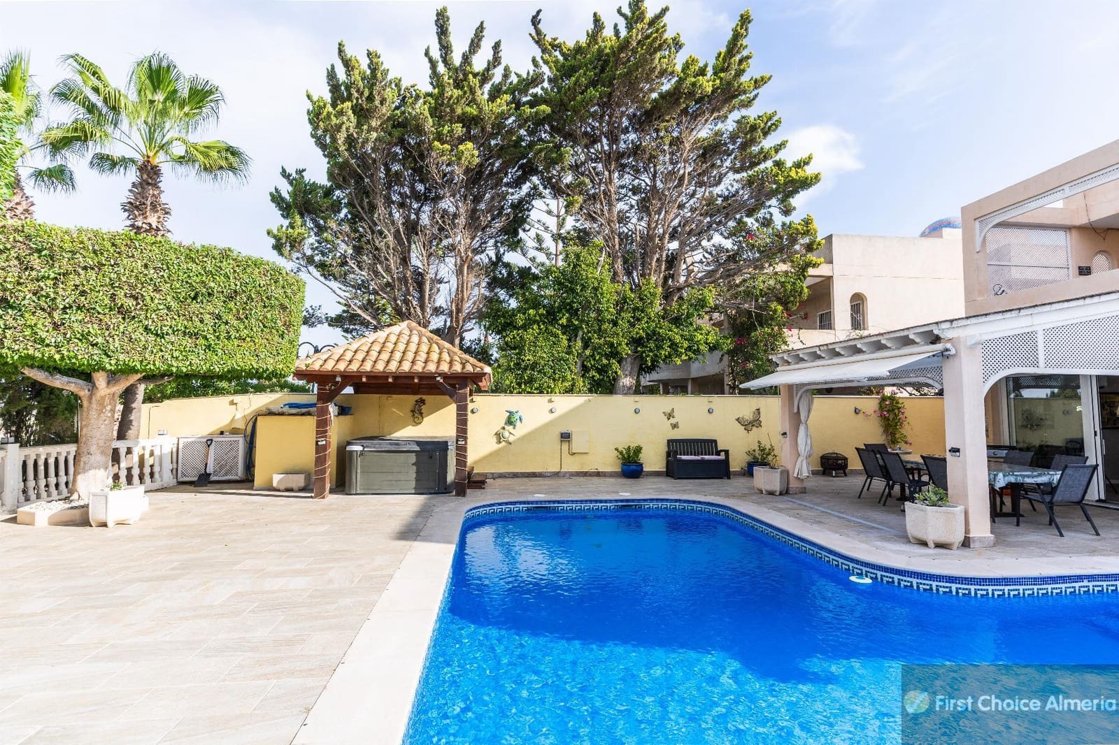 5 sypialnia Willa na sprzedaż w Garrucha z garażem - 1 150 000 € (Ref: 9337770)