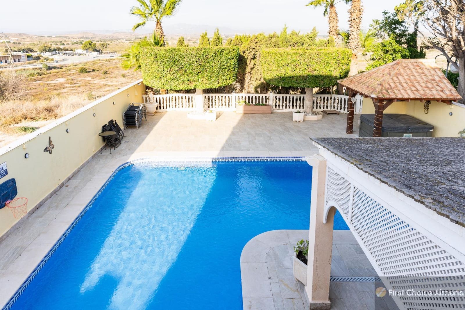 5 sypialnia Willa na sprzedaż w Garrucha z garażem - 1 150 000 € (Ref: 9337770)