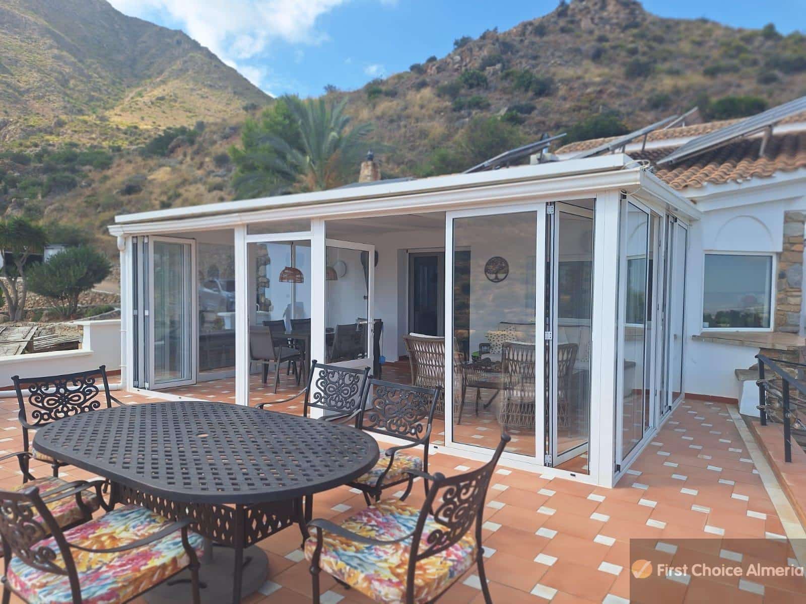 Chalet de 4 habitaciones en Mojácar en venta con garaje - 795.000 € (Ref: 9337771)