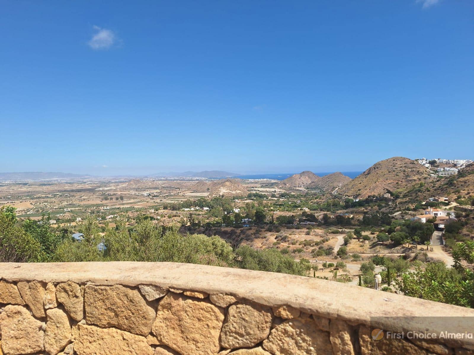 Chalet de 4 habitaciones en Mojácar en venta con garaje - 795.000 € (Ref: 9337771)