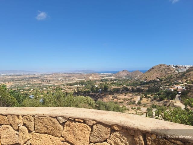 Chalet de 4 habitaciones en Mojácar en venta con garaje - 795.000 € (Ref: 9337771)