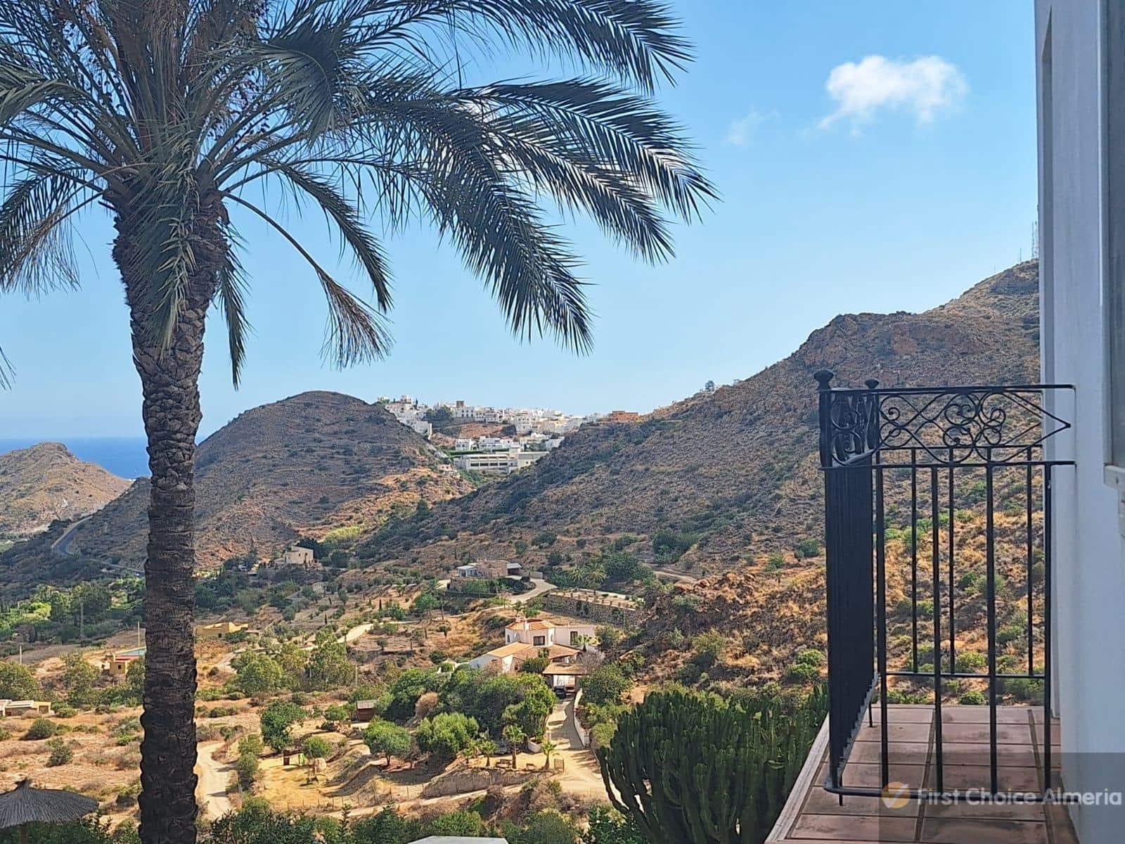 Chalet de 4 habitaciones en Mojácar en venta con garaje - 795.000 € (Ref: 9337771)