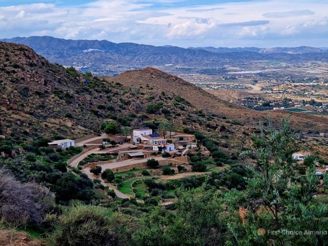 Chalet de 4 habitaciones en Mojácar en venta con garaje - 795.000 € (Ref: 9337771)