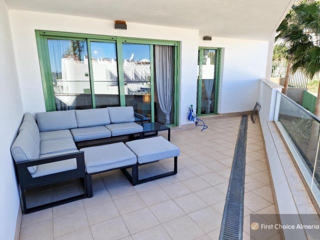 2 makuuhuone Huoneisto myytävänä paikassa Almería kaupunki mukana uima-altaan 
autotalli - 299 000 € (Ref: 9503966)