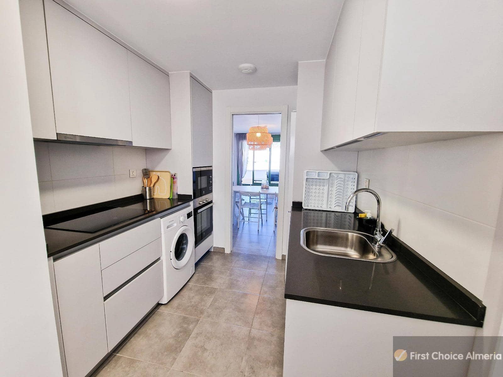 2 makuuhuone Huoneisto myytävänä paikassa Almeria kaupunki mukana uima-altaan 
autotalli - 299 000 € (Ref: 9503966)