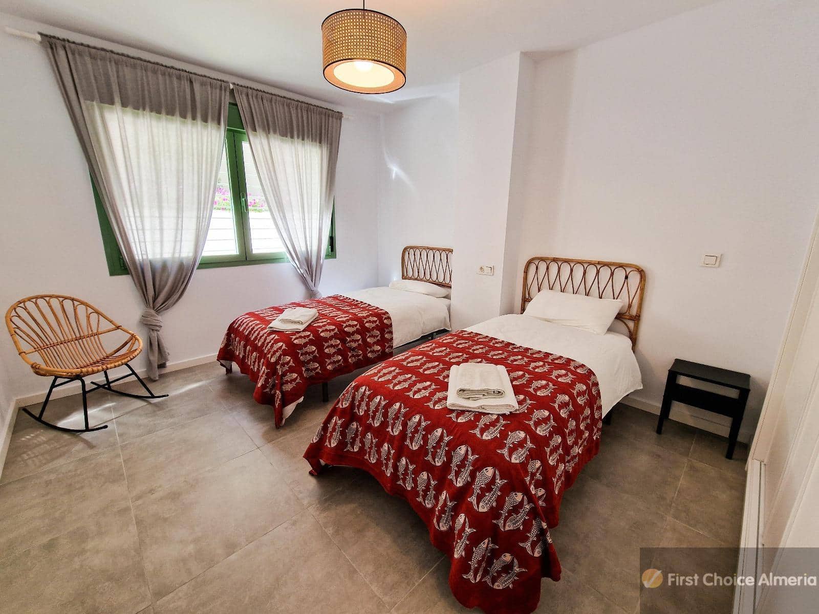 2 makuuhuone Huoneisto myytävänä paikassa Almeria kaupunki mukana uima-altaan 
autotalli - 299 000 € (Ref: 9503966)