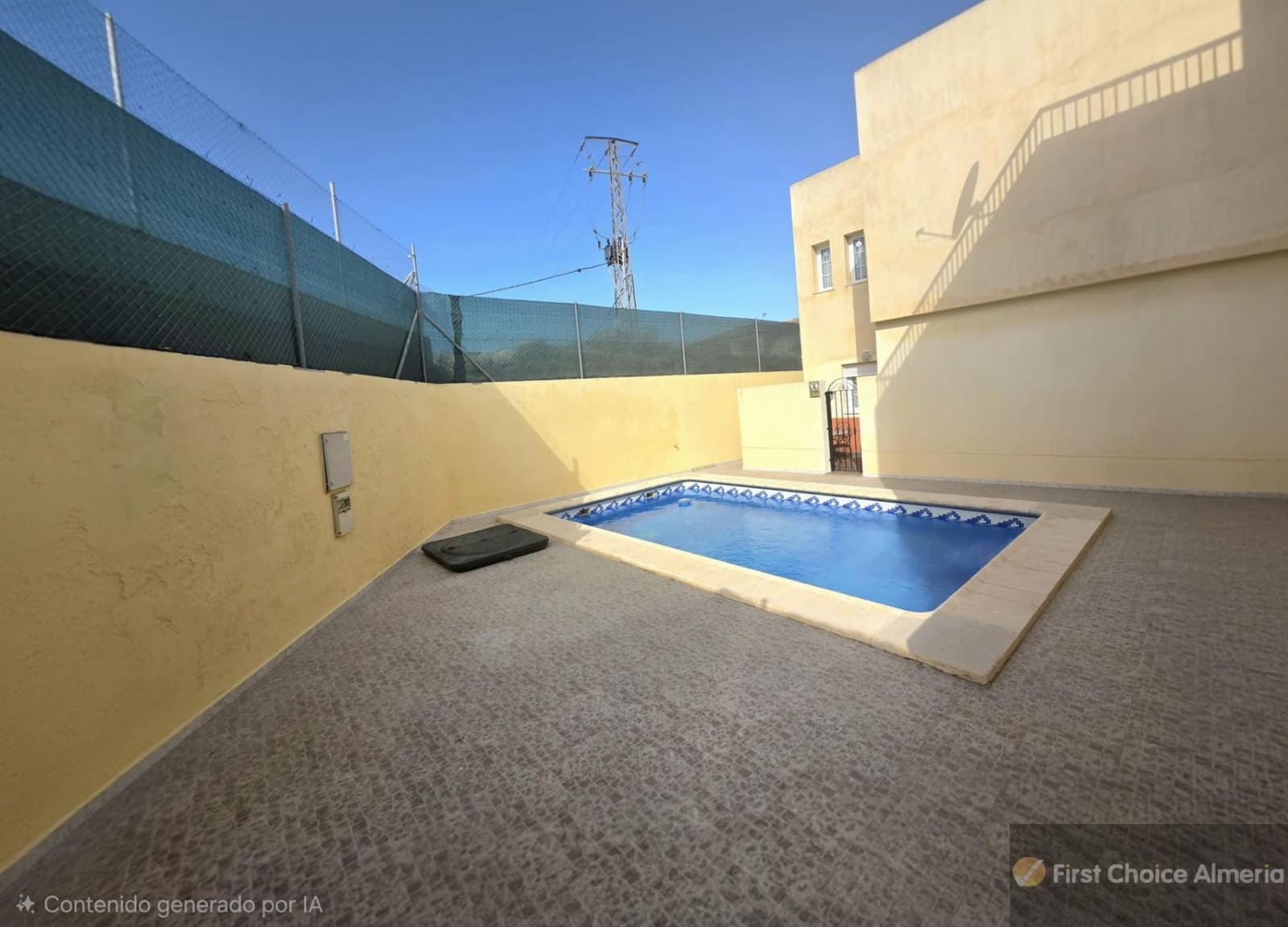 3 quarto Moradia para venda em El Real com piscina garagem - 215 000 € (Ref: 9913394)