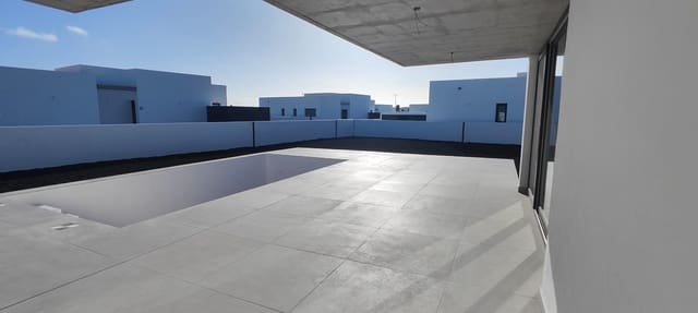 2 bedroom Villa for sale in Playa Blanca, Yaiza with pool garage - € 525,000 (Ref: 9669700)