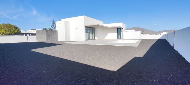 2 bedroom Villa for sale in Playa Blanca, Yaiza with pool garage - € 525,000 (Ref: 9669700)