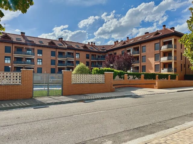 2 chambre Appartement à vendre à Jaca avec piscine garage - 307 000 € (Ref: 10046567)
