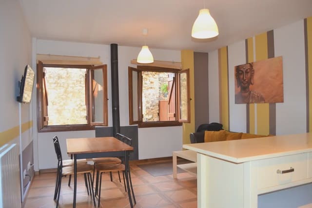 3 sypialnia Dom na sprzedaż w Jaca z garażem - 220 000 € (Ref: 9963451)