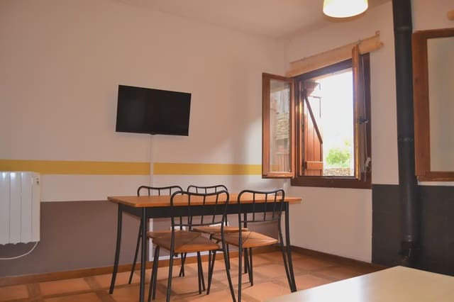 3 sypialnia Dom na sprzedaż w Jaca z garażem - 220 000 € (Ref: 9963451)