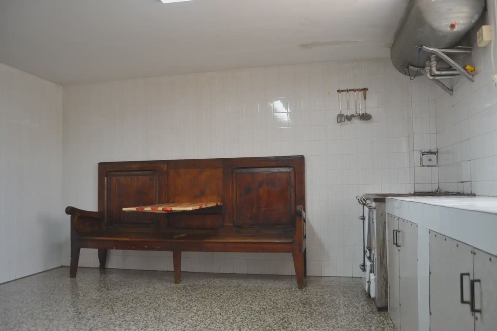 5 Zimmer Haus zu verkaufen in Jasa mit Garage - 205.000 € (Ref: 9963454)