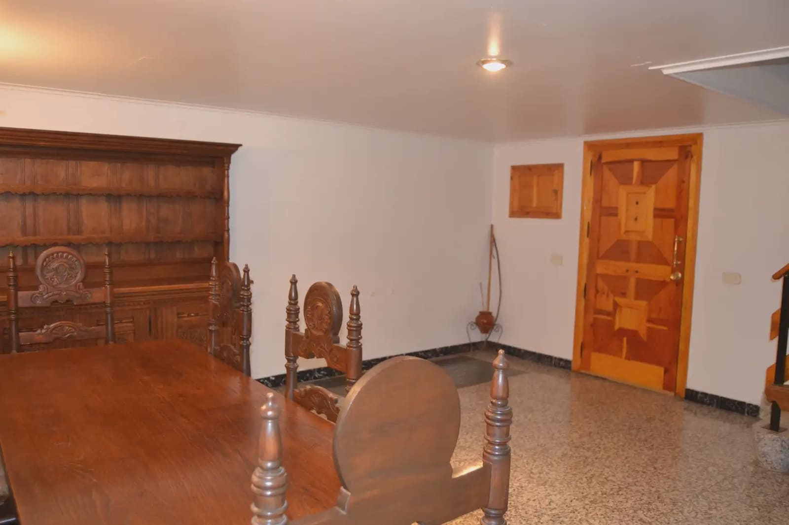 5 Zimmer Haus zu verkaufen in Jasa mit Garage - 205.000 € (Ref: 9963454)