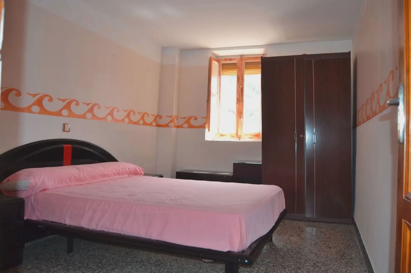 5 Zimmer Haus zu verkaufen in Jasa mit Garage - 205.000 € (Ref: 9963454)