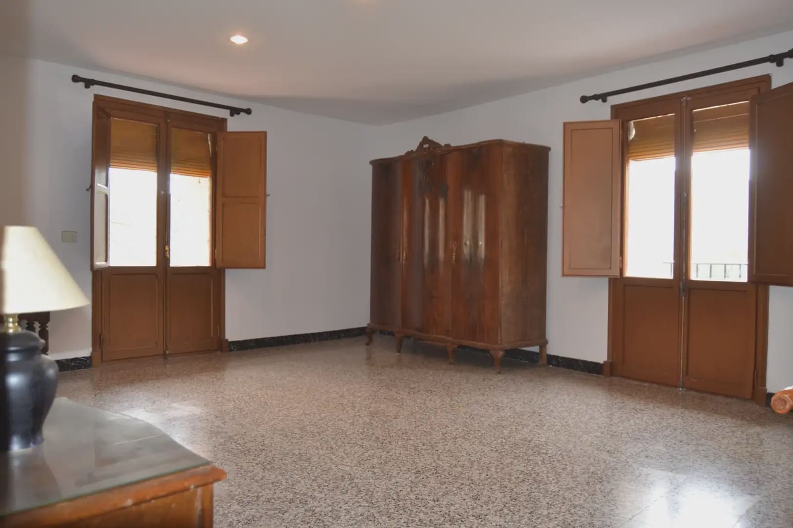 5 Zimmer Haus zu verkaufen in Jasa mit Garage - 205.000 € (Ref: 9963454)