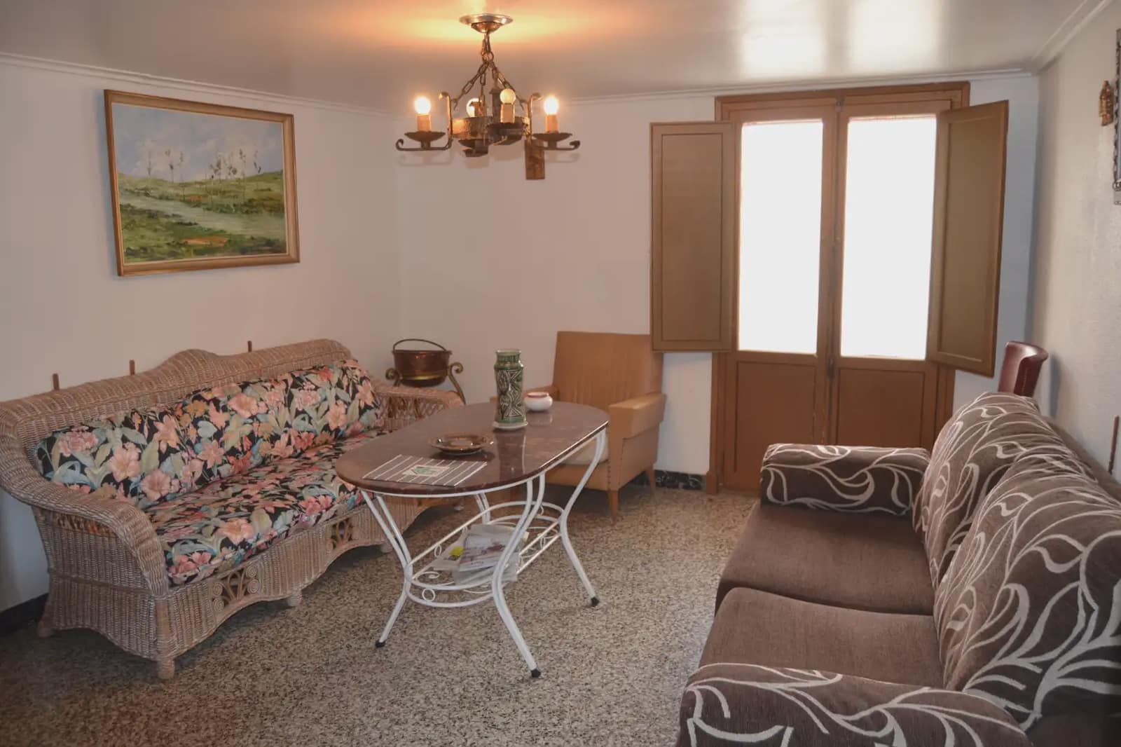 5 Zimmer Haus zu verkaufen in Jasa mit Garage - 205.000 € (Ref: 9963454)