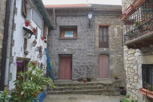 5 Zimmer Haus zu verkaufen in Jasa mit Garage - 205.000 € (Ref: 9963454)