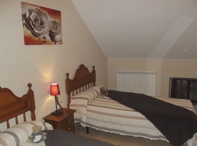 4 bedroom Business for sale in Santa Cruz de la Serós - € 290,000 (Ref: 9963462)