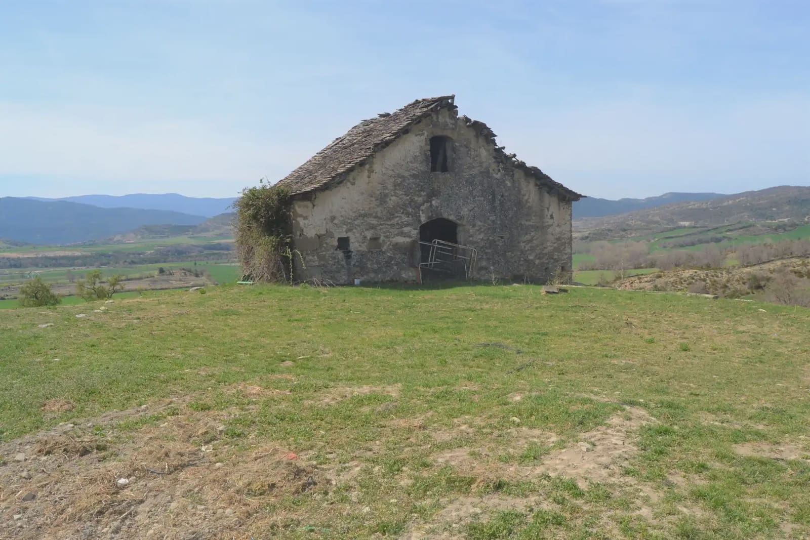 4 bedroom Finca/Country House for sale in Sabinanigo with garage - € 190,000 (Ref: 9963463)