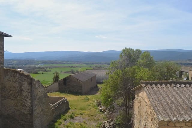 4 bedroom Finca/Country House for sale in Sabiñánigo with garage - € 190,000 (Ref: 9963463)