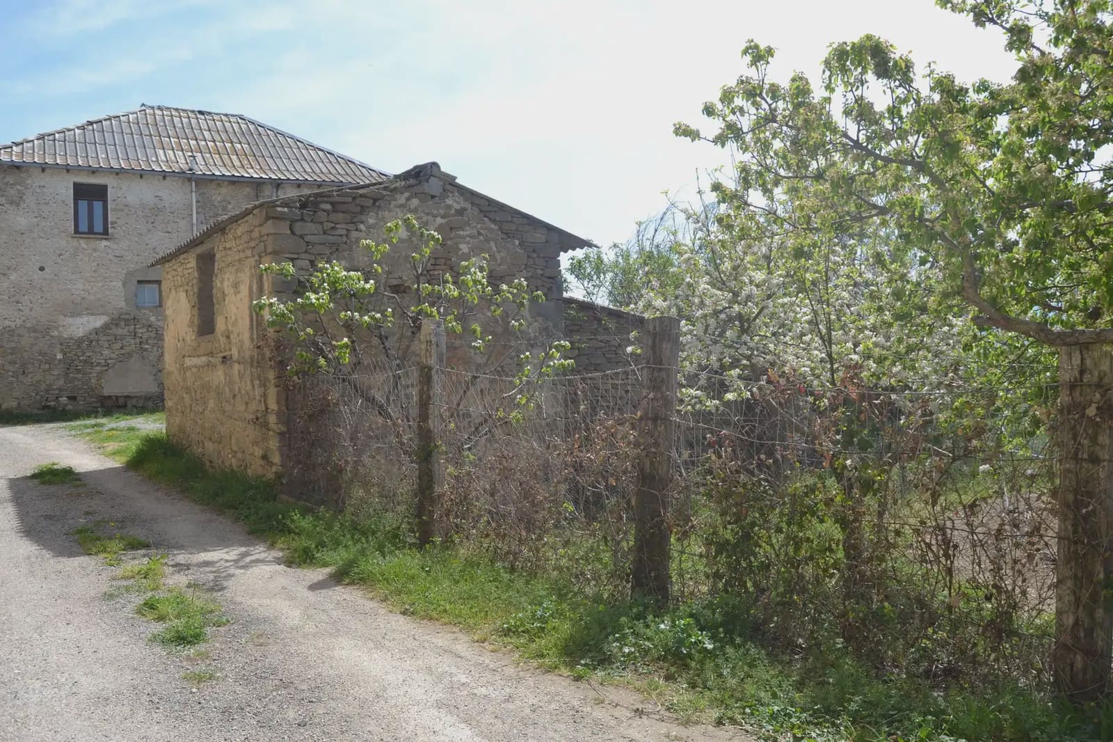 4 bedroom Finca/Country House for sale in Sabinanigo with garage - € 190,000 (Ref: 9963463)