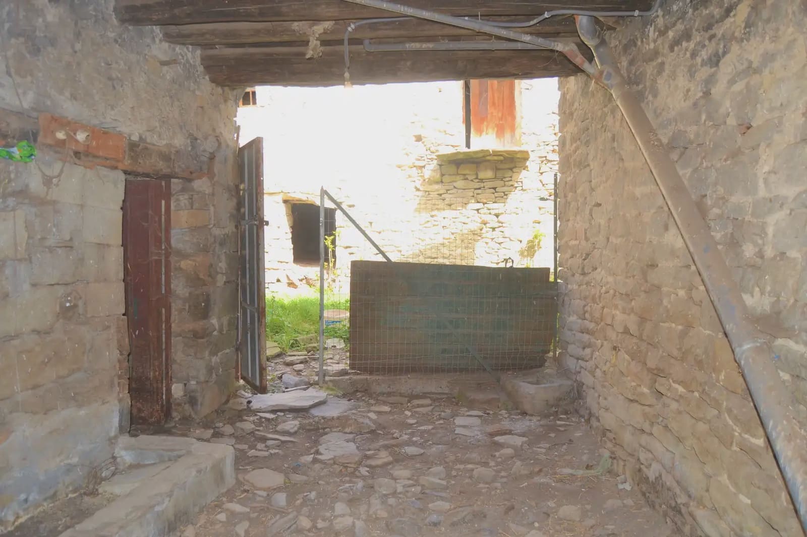 4 bedroom Finca/Country House for sale in Sabinanigo with garage - € 190,000 (Ref: 9963463)