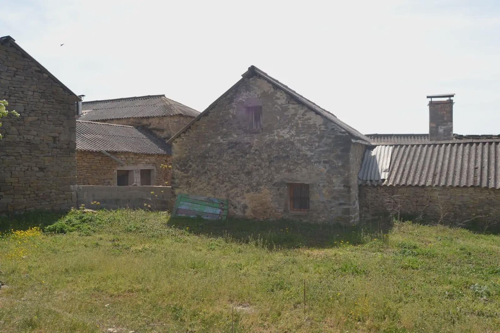 4 bedroom Finca/Country House for sale in Sabinanigo with garage - € 190,000 (Ref: 9963463)